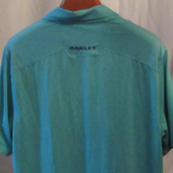 Oakley Green Performance Hydrolix Polo Regular Fit Size Large Snap Buttons EUC - Picture 3 of 11